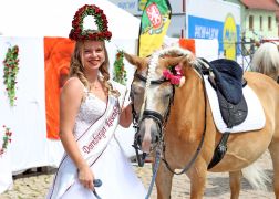 Dornburg Krohnt Neue Rosenkoenigin 04